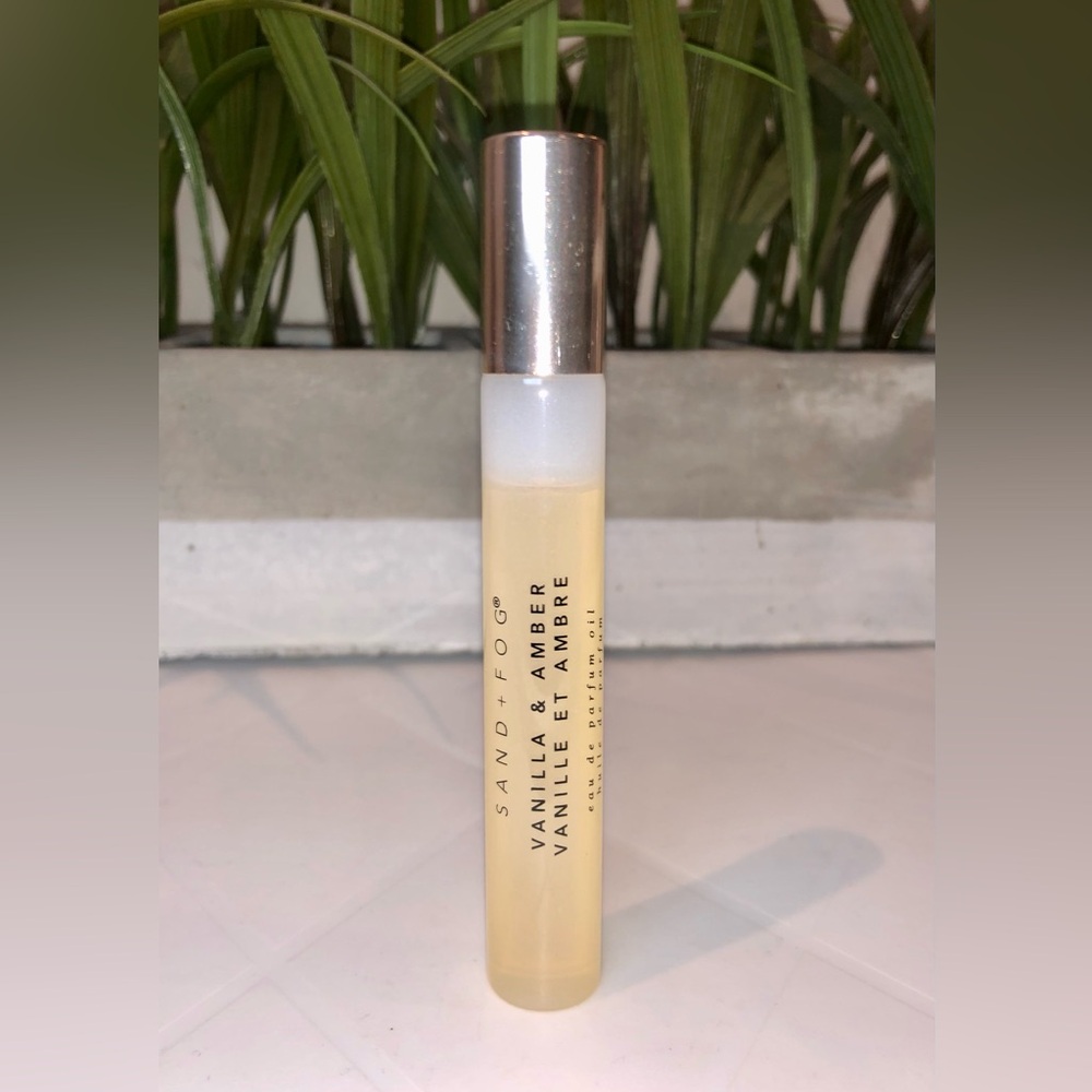 Sand + Fog Vanilla & Amber Rollerball Oil - Picture 1 of 2